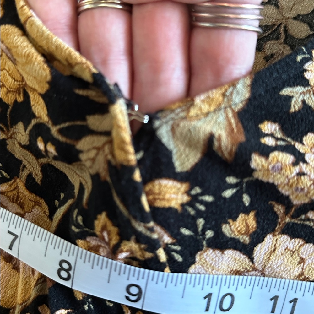American Eagle Outfitters Black Gold Floral Faux Wrap Tunic Size Medium Tall - Picture 7 of 9